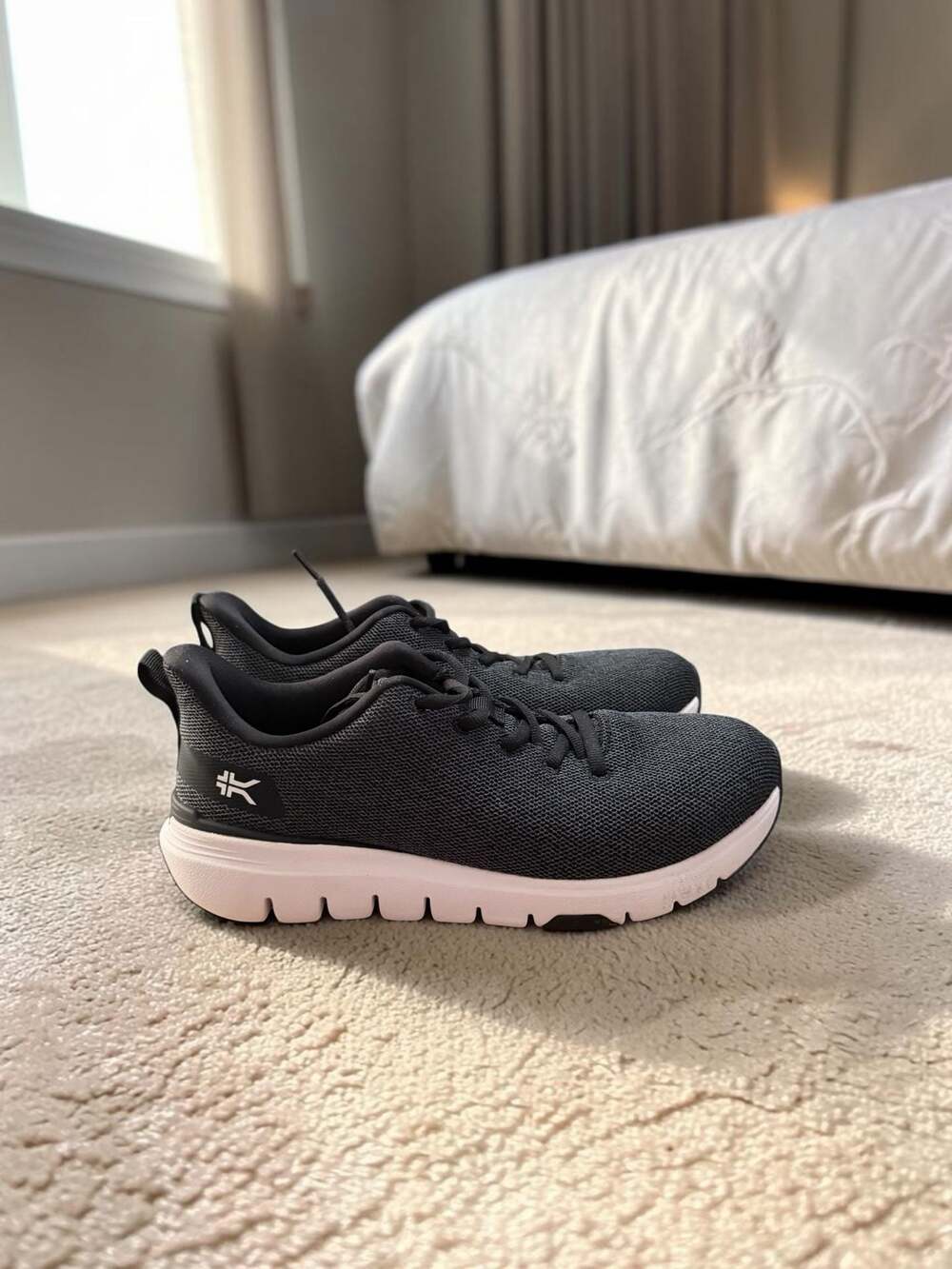 Kuru FLEX Via Women's Walking Shoes Jet Black-Bright White Size 9